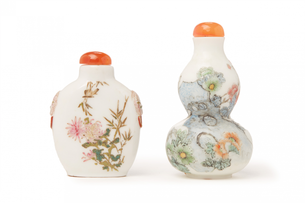 TWO PORCELAIN SNUFF BOTTLES