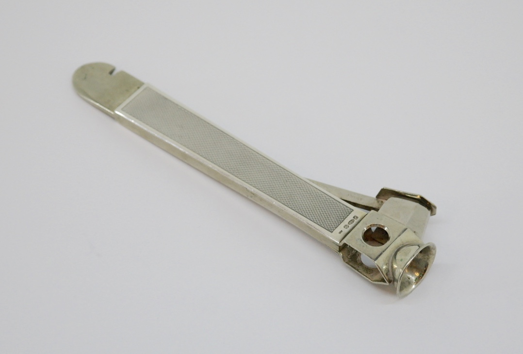 A VINTAGE STERLING SILVER CIGARILLO CUTTER - Image 8 of 8