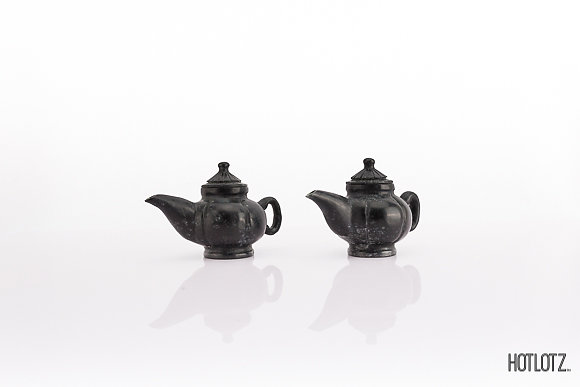 A PAIR OF CHINESE SMALL CARVED STONE TEAPOTS - Image 2 of 7