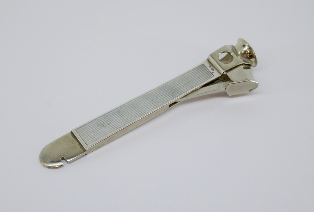 A VINTAGE STERLING SILVER CIGARILLO CUTTER - Image 5 of 8