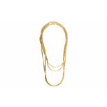 A VINTAGE 18K GOLD LONG CHAIN