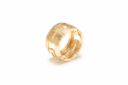 BVLGARI - A GOLD 'PARENTESI' RING