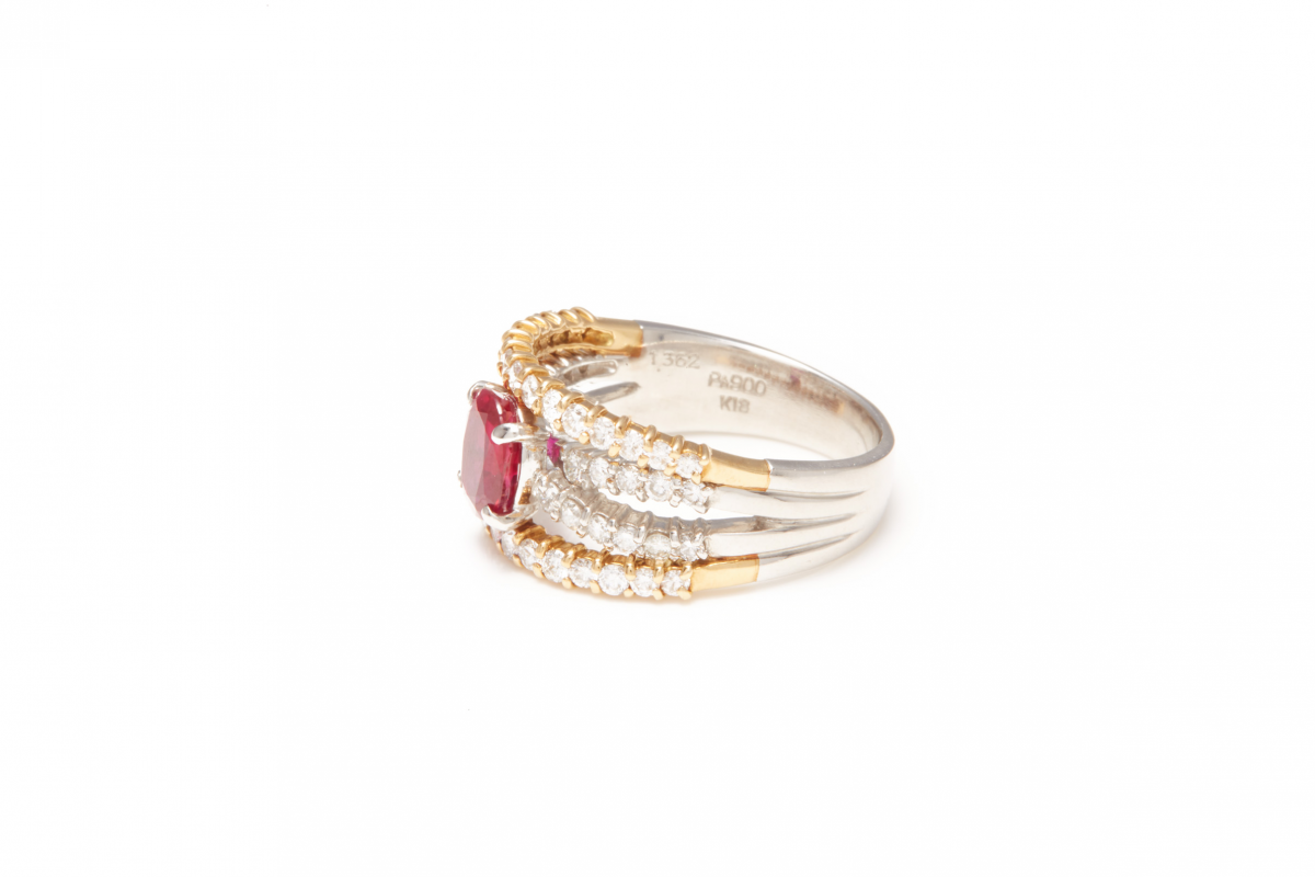 A PLATINUM, RUBY AND DIAMOND RING - Image 2 of 3