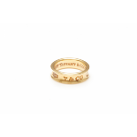 TIFFANY & CO. - A GOLD RING '1837'