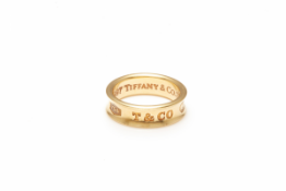 TIFFANY & CO. - A GOLD RING '1837'