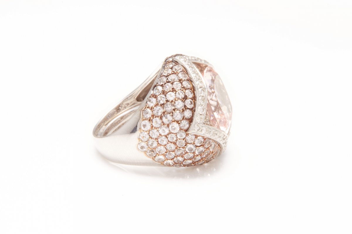 A MORGANITE AND DIAMOND RING - Image 3 of 3