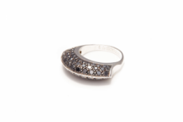 DE GRISOGONO - AN 18K WHITE GOLD AND BLACK DIAMOND RING