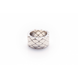 CHANEL - A VINTAGE 18K WHITE GOLD 'MATELASSE' RING