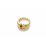 AN 18K GOLD AND CITRINE RING