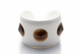HERMES - A LACQUER AND BUFFALO HORN CUFF