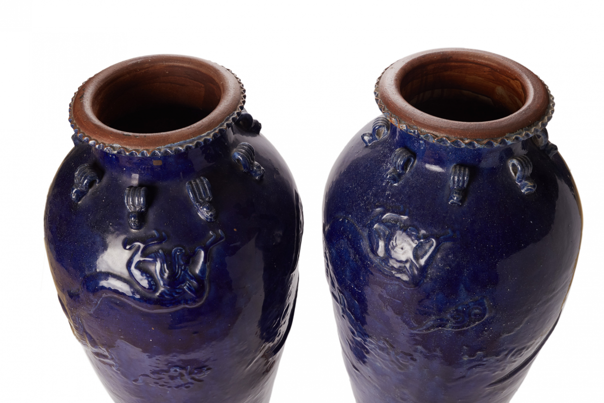 A PAIR OF LARGE BLUE GLAZED MARTABAN STORAGE JARS - Image 2 of 2