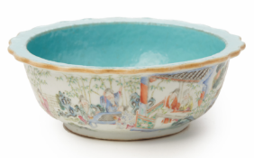 A 'FAMILLE ROSE' PORCELAIN BOWL