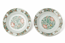 A PAIR OF 'FAMILLE VERTE' PORCELAIN DISHES