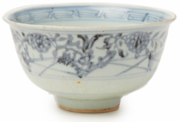 A BLUE AND WHITE PORCELAIN BOWL (3)