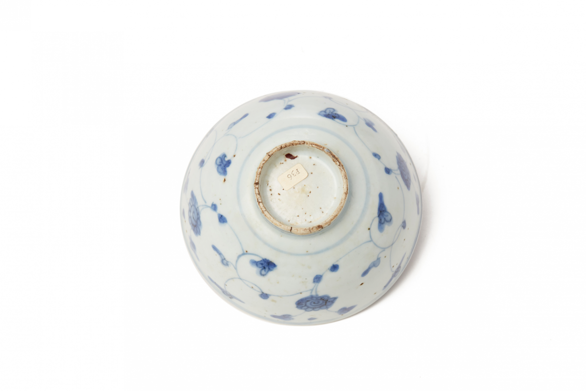 A SMALL BLUE AND WHITE PORCELAIN BOWL (1) - Image 3 of 3