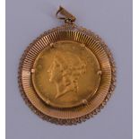 Pendentif en or serti d'une pièce de 20 dollars US 1904 en or. - Poids : 42,3 gr -