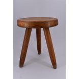 CHARLOTTE PERRIAND (1903-1999), Tabouret haut en frêne verni à piétement tripode [...]