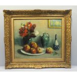 Narcisse HENOCQUE (1879-1952), "Nature morte aux pommes et au vase de fleurs", huile [...]