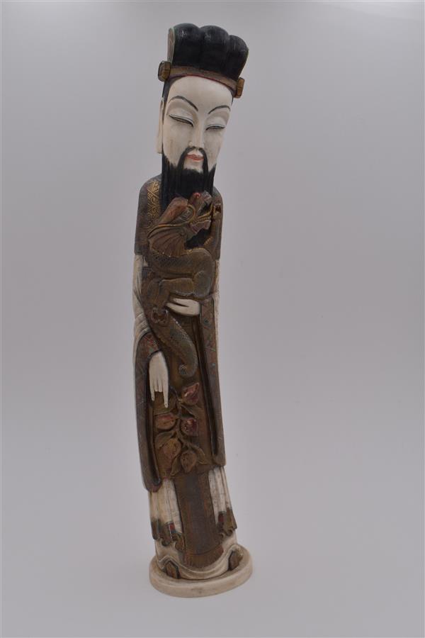 Chine, Sage au dragon en ivoire polychrome, H.61,5 cm -