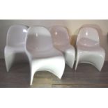 VERNER PANTON (1926-1998) Suite de cinq chaises monobloc blanches modèle " Panton [...]