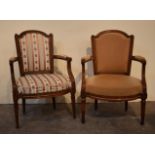 Paire de fauteuils cabriolet Louis XVI, Hauteur:88cm; Largeur:60cm;Profondeur:51cm -