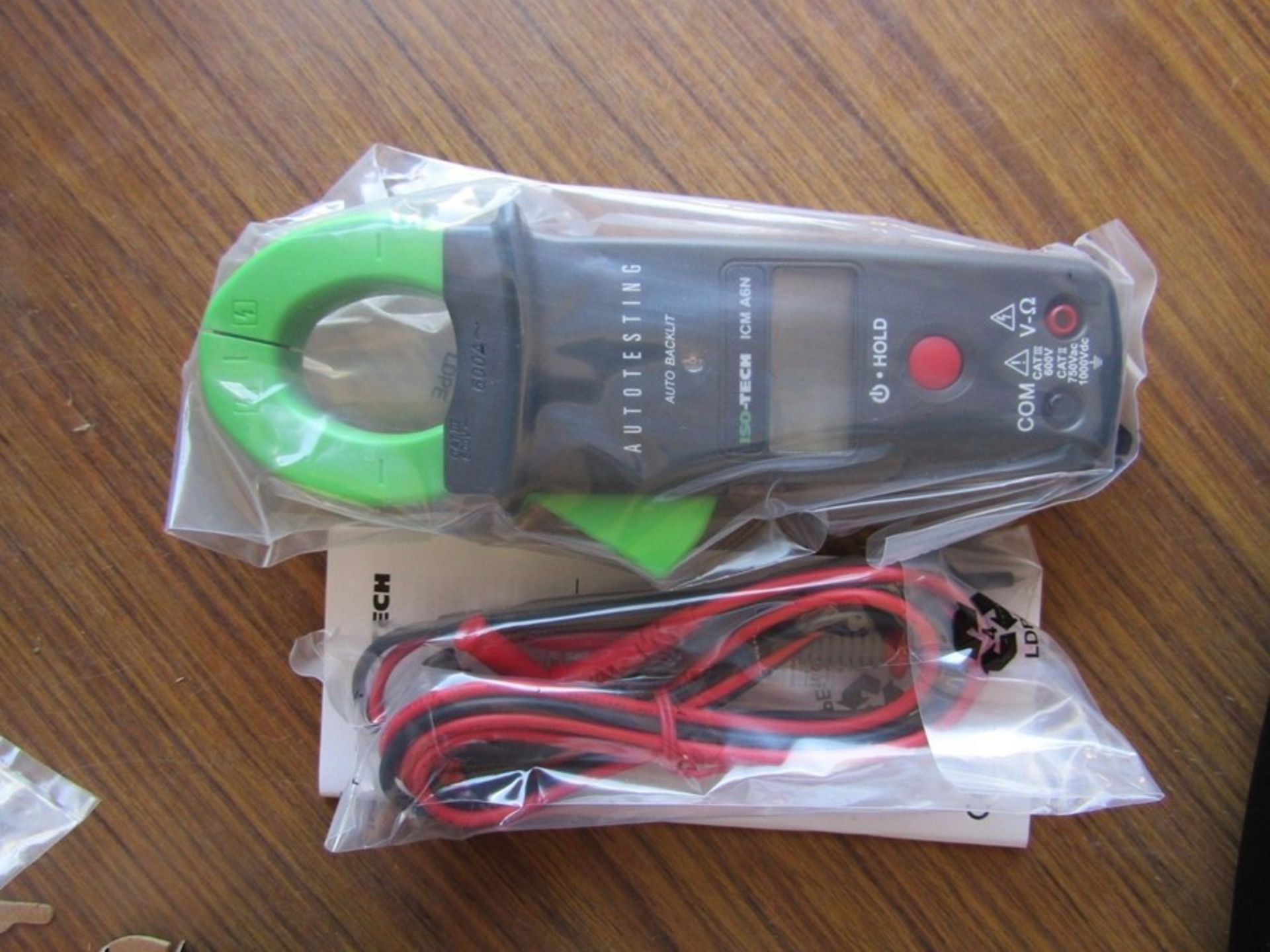 16 x NEW ISO-TECH ICM A6N Clamp Meter, Max Current 600A CAT III 600 V