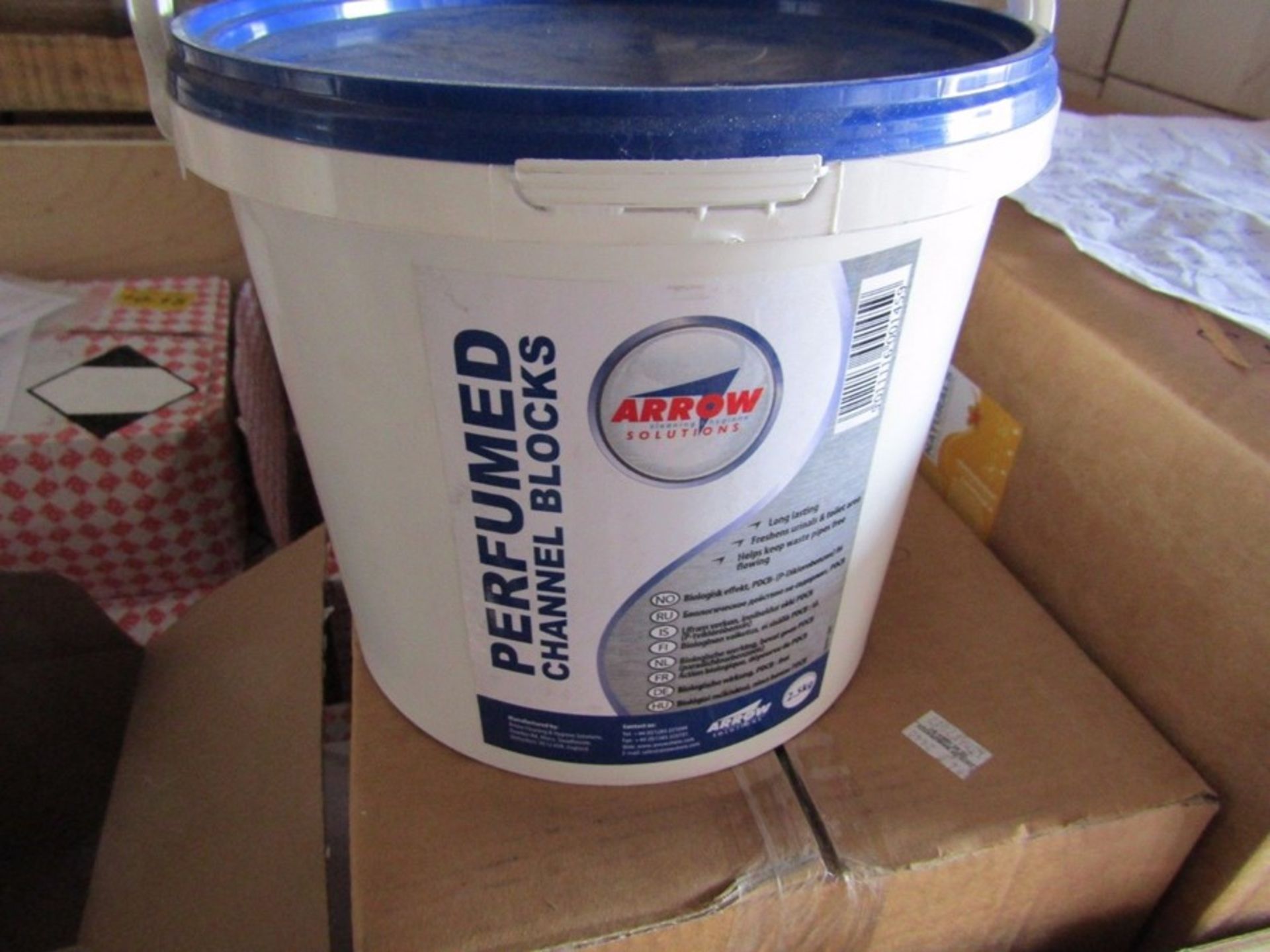 4 x 2.5Kg Bucket of Perfumed Channel Blocks Urinal Blocks Toilet Blocks