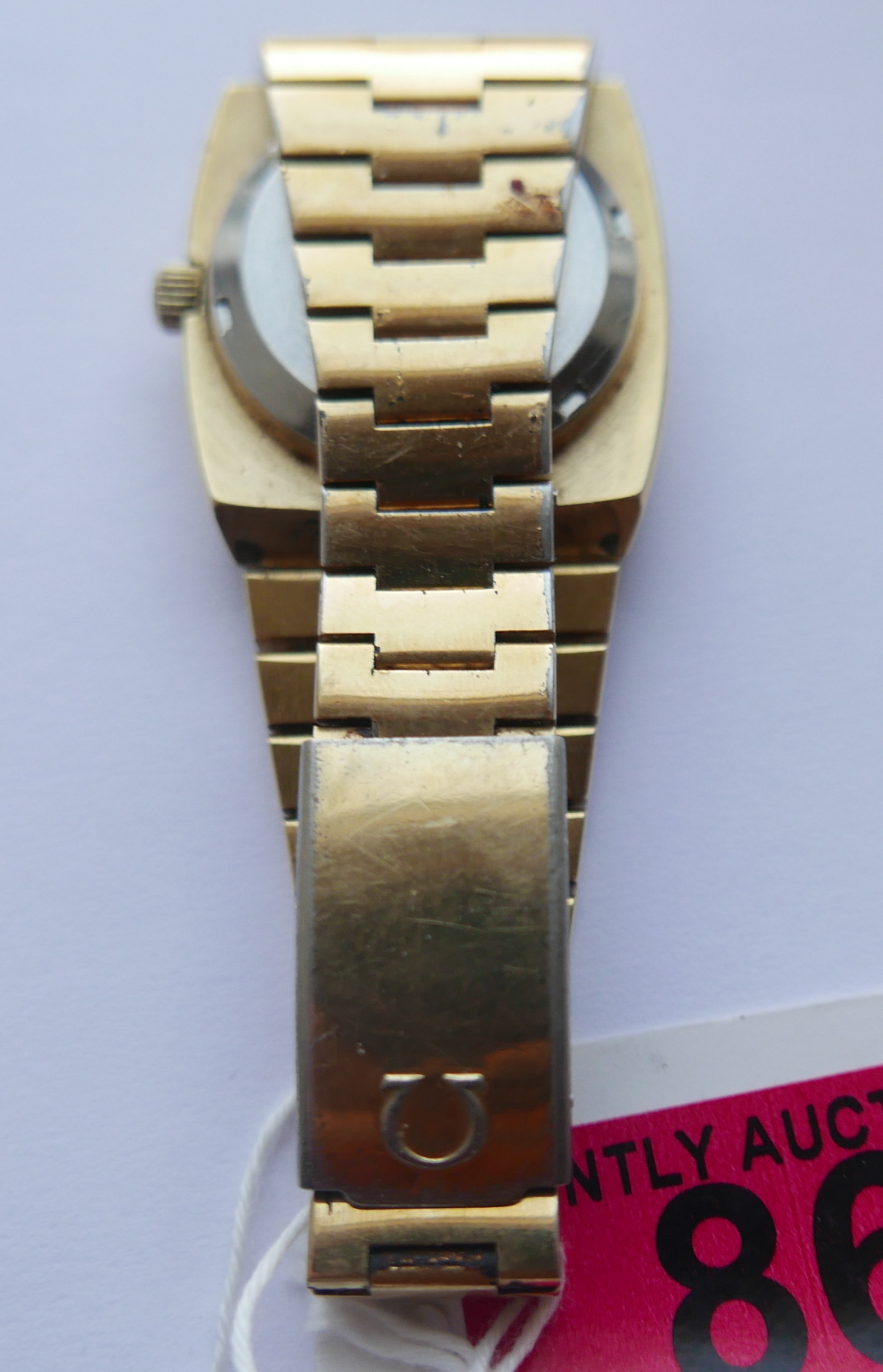 Vintage Gold Plated Omega Geneve Megaquartz Mid Size Watch. - Image 3 of 3