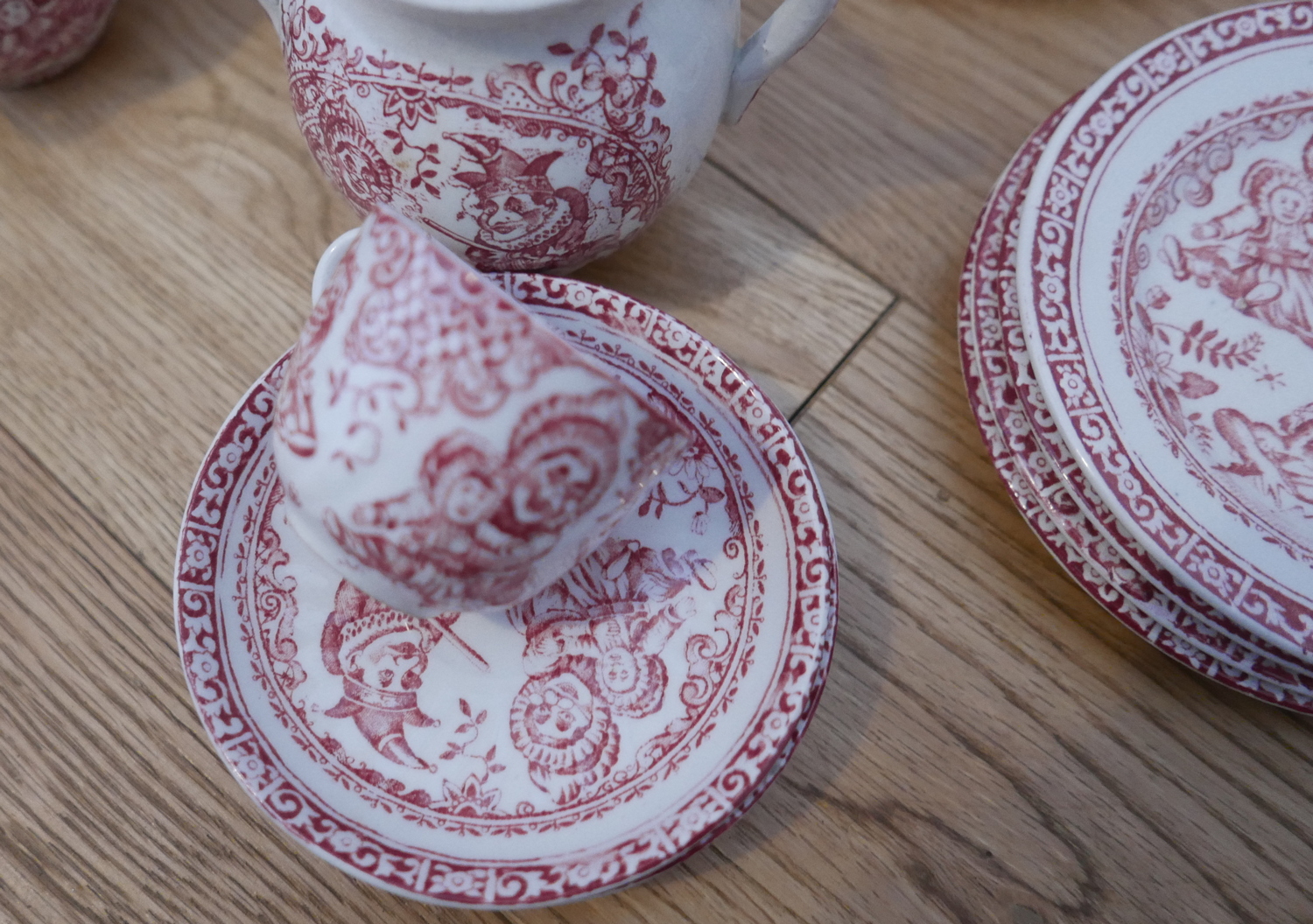Antique Allertons Punch and Judy Childs Crockery Set -Plates-Saucers-Cups-Jug-Lidded Pot etc. - Image 7 of 8