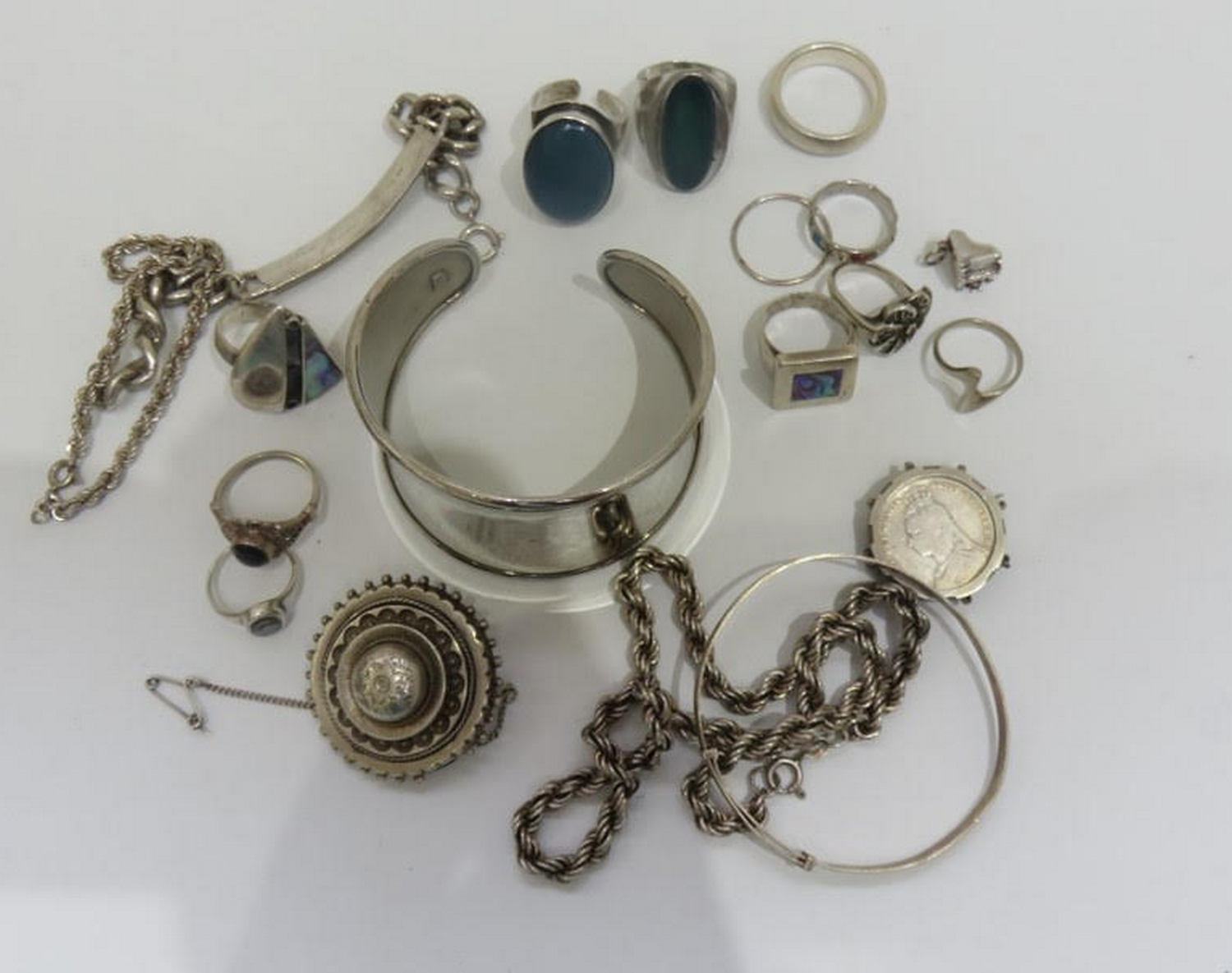 Lot of Various Items of Silver Jewellery approx 160 grams.