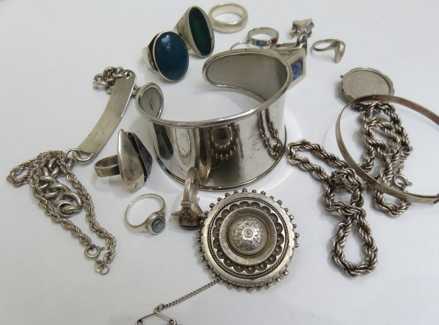 Lot of Various Items of Silver Jewellery approx 160 grams. - Image 3 of 5