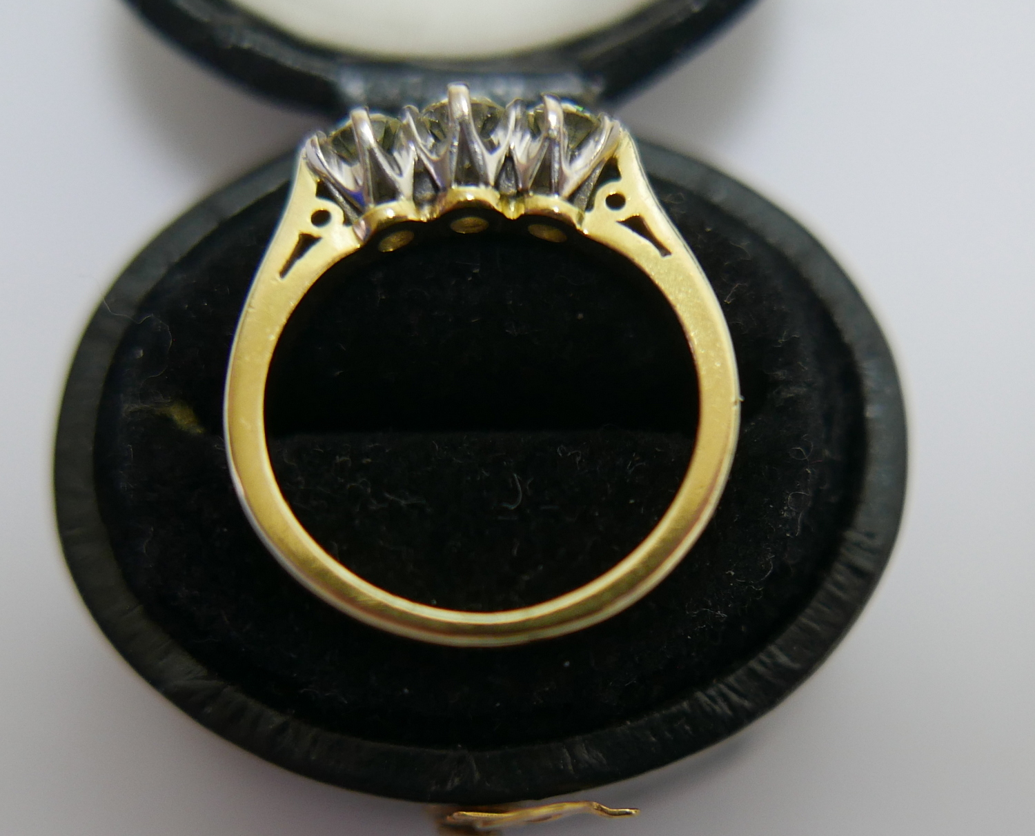 18 karat Gold and Diamond Ring 0.50 carat total. - Image 3 of 4