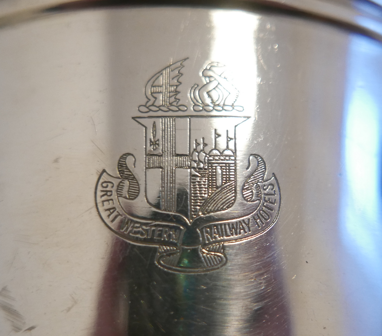 Great Western Railway Hotel Silver Plated Ice Bucket - 6" tall - 5 3/4" diameter top - Walker& Hall - Image 4 of 6