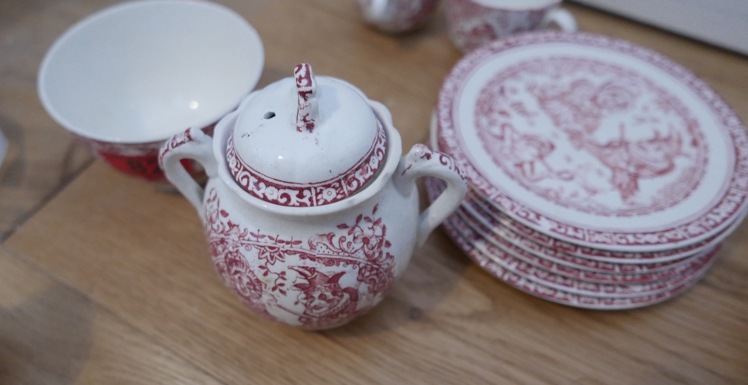 Antique Allertons Punch and Judy Childs Crockery Set -Plates-Saucers-Cups-Jug-Lidded Pot etc. - Image 5 of 8