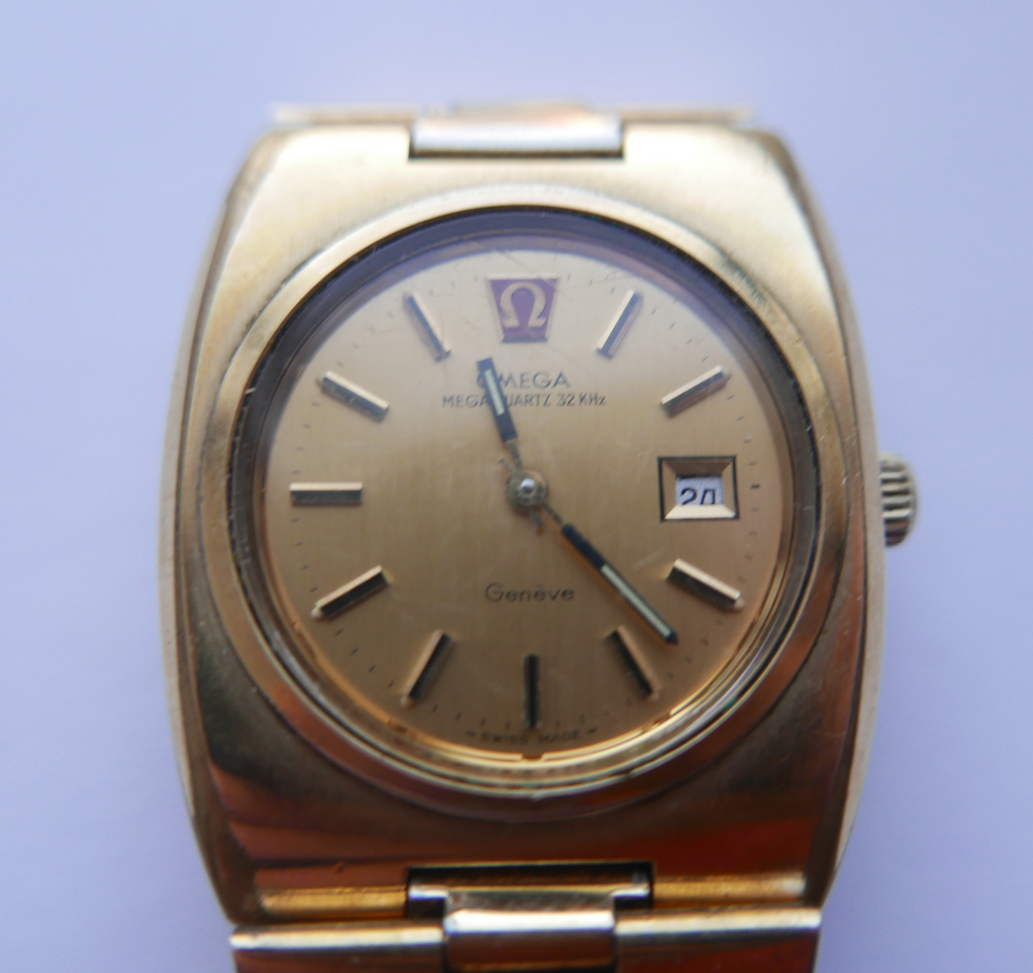 Vintage Gold Plated Omega Geneve Megaquartz Mid Size Watch. - Image 2 of 3