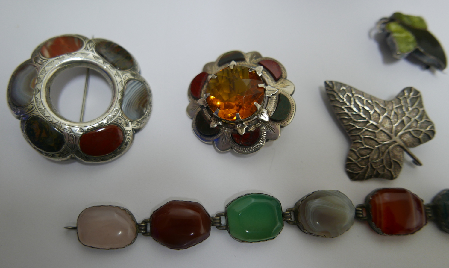 Lot of Assorted Scottish Agate Jewellery. - Image 2 of 3