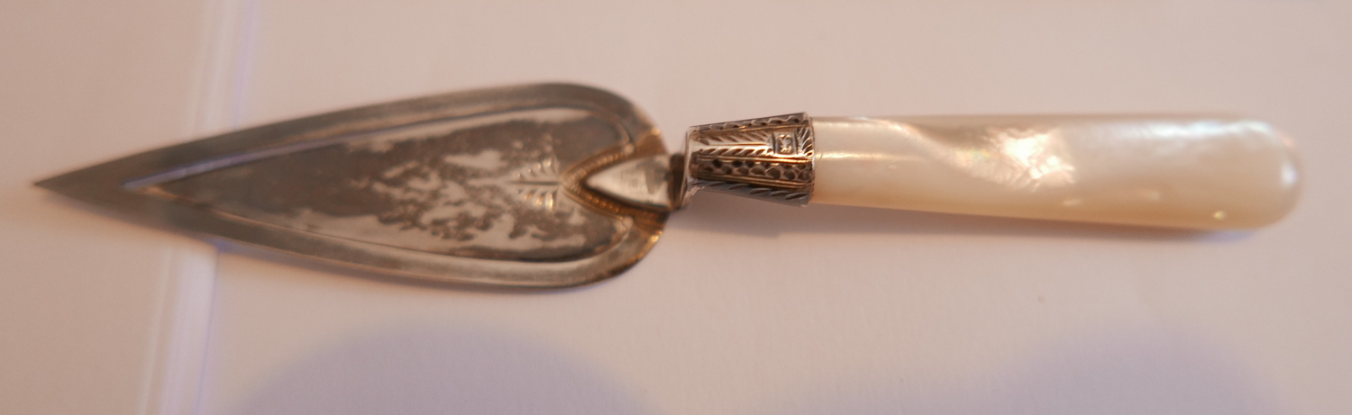 Miniature Birmingham Silver and Mother of Pearl Trowel - 110mm long.