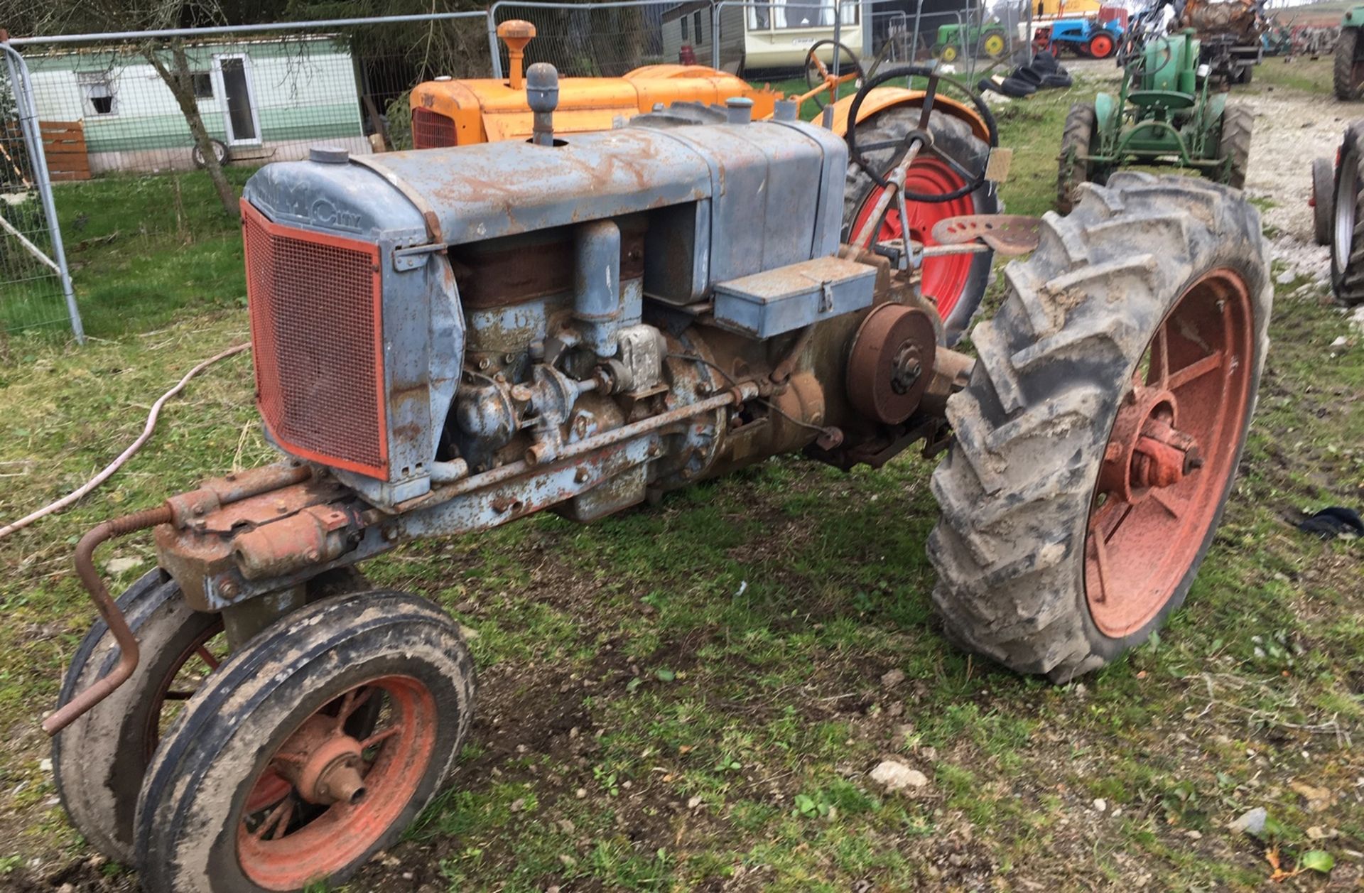 Twin City Tractor - incomplete restoration project. - Image 3 of 5