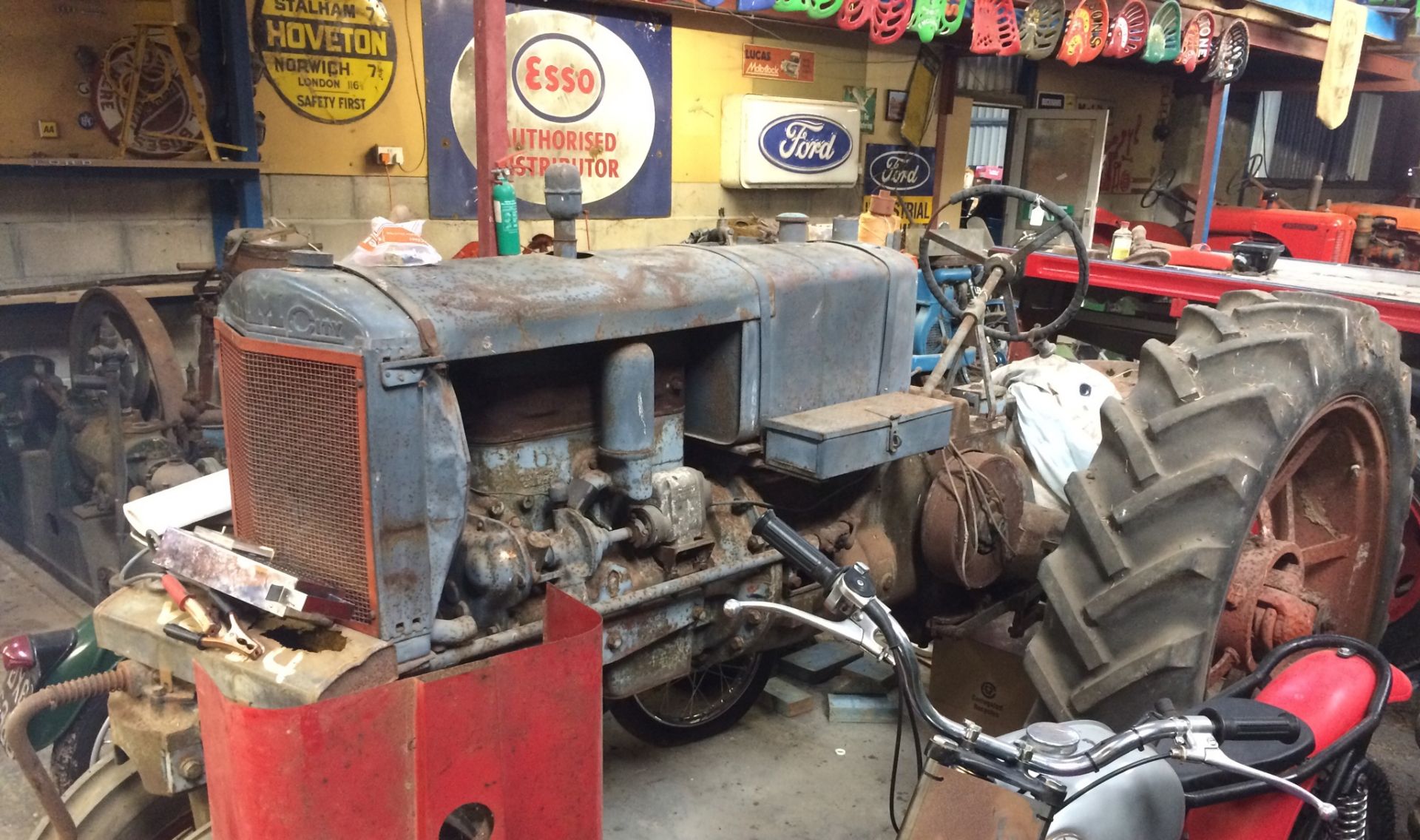 Twin City Tractor - incomplete restoration project. - Image 5 of 5