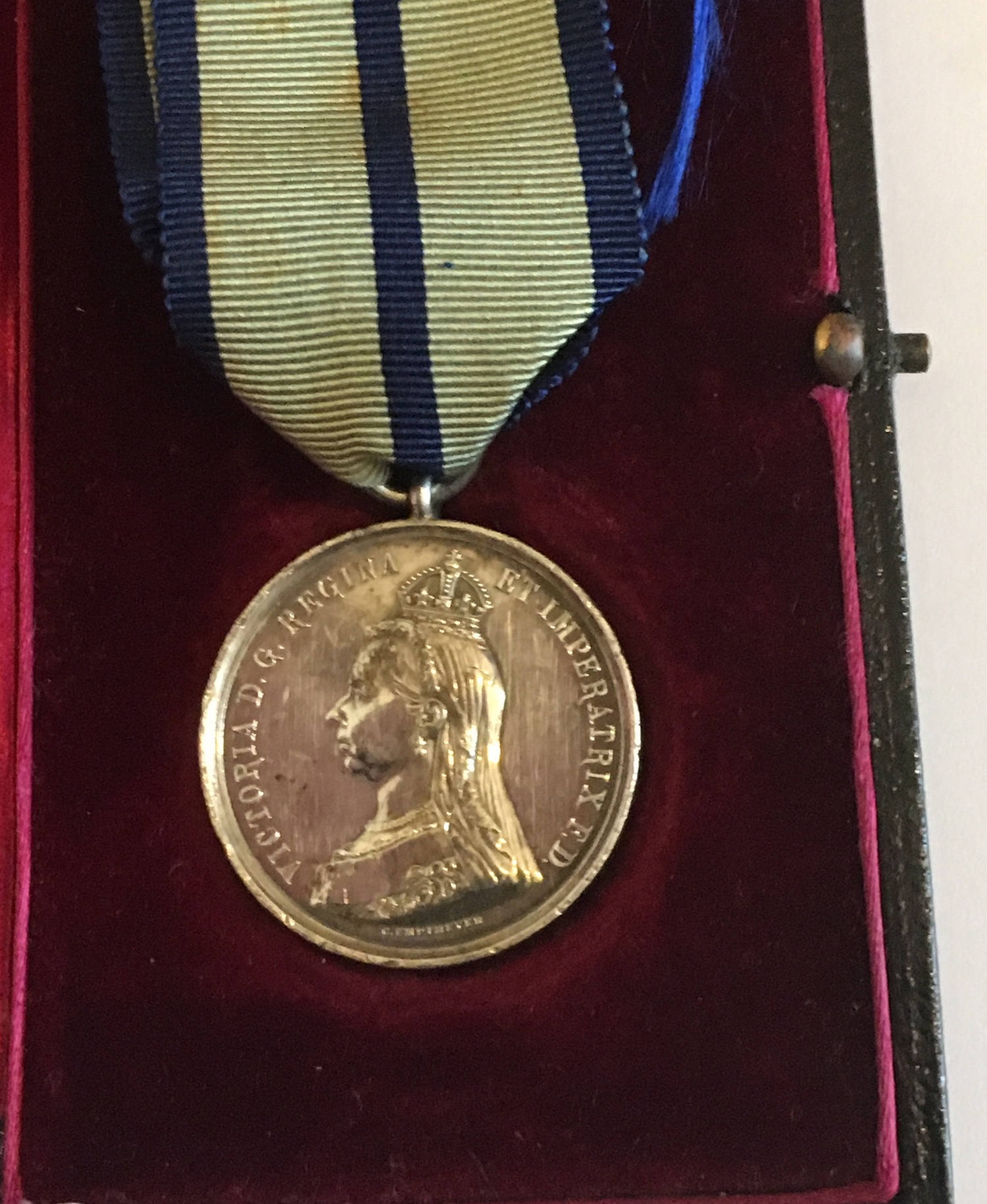 Boxed Queen Victoria 1897 Commemoration Medal. - Image 3 of 4