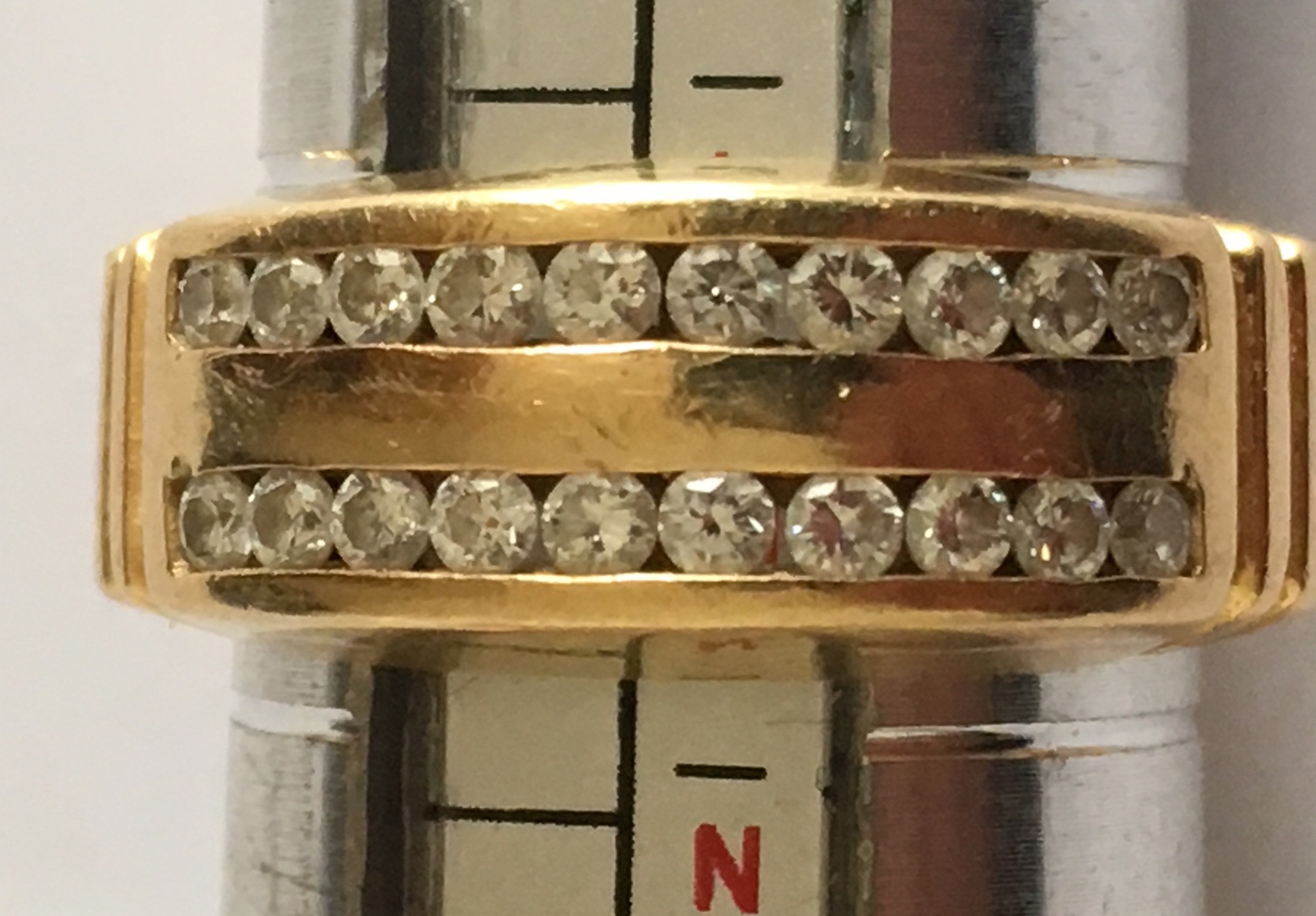 18 karat Gold Ring set with 20 diamonds - UK size L 1/2 - 8.4 grams total weight. - Image 2 of 5