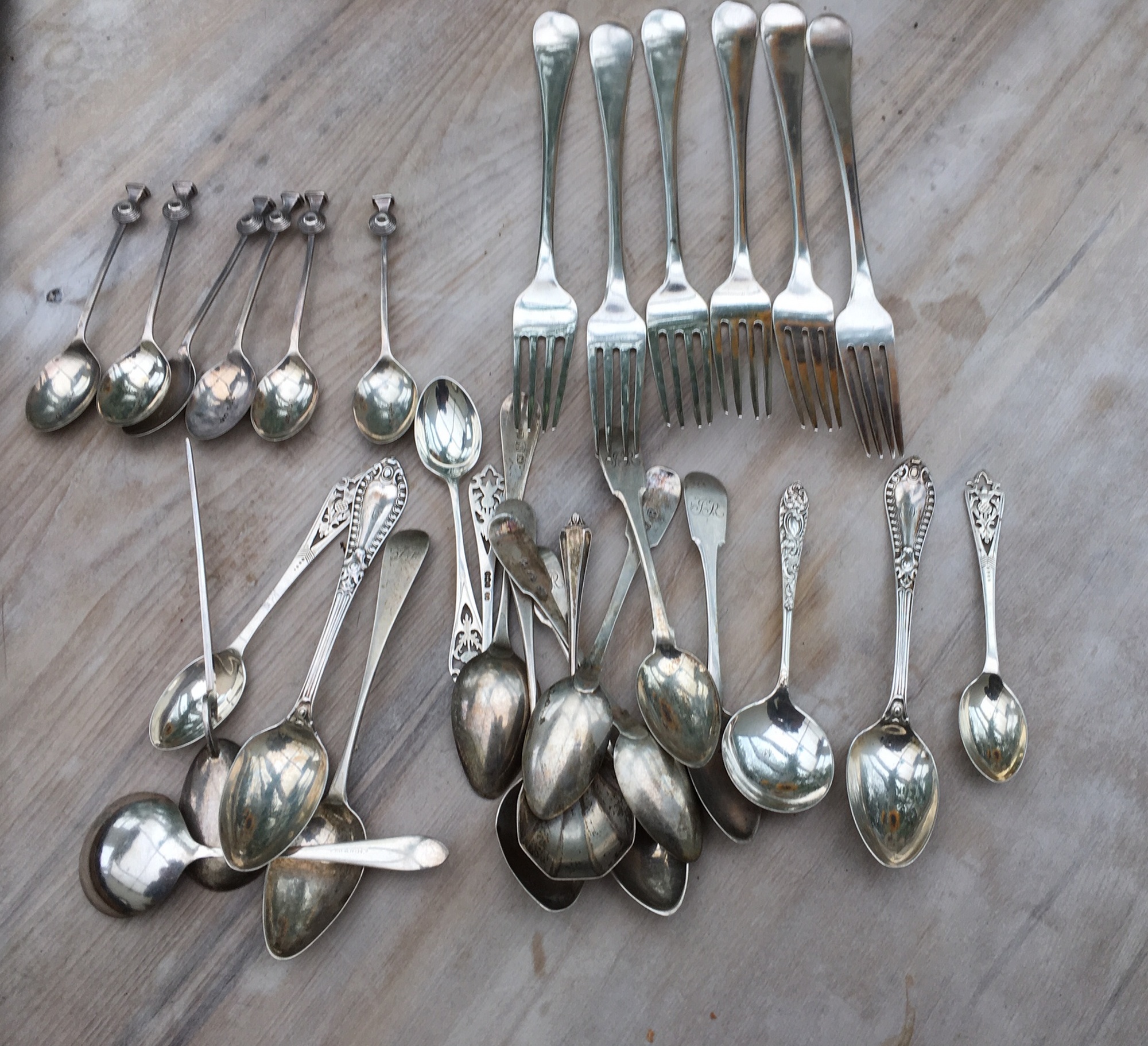 Lot of some 600 grams of Antique/Vintage Silver Spoons and White Metal Forks? - Image 12 of 16