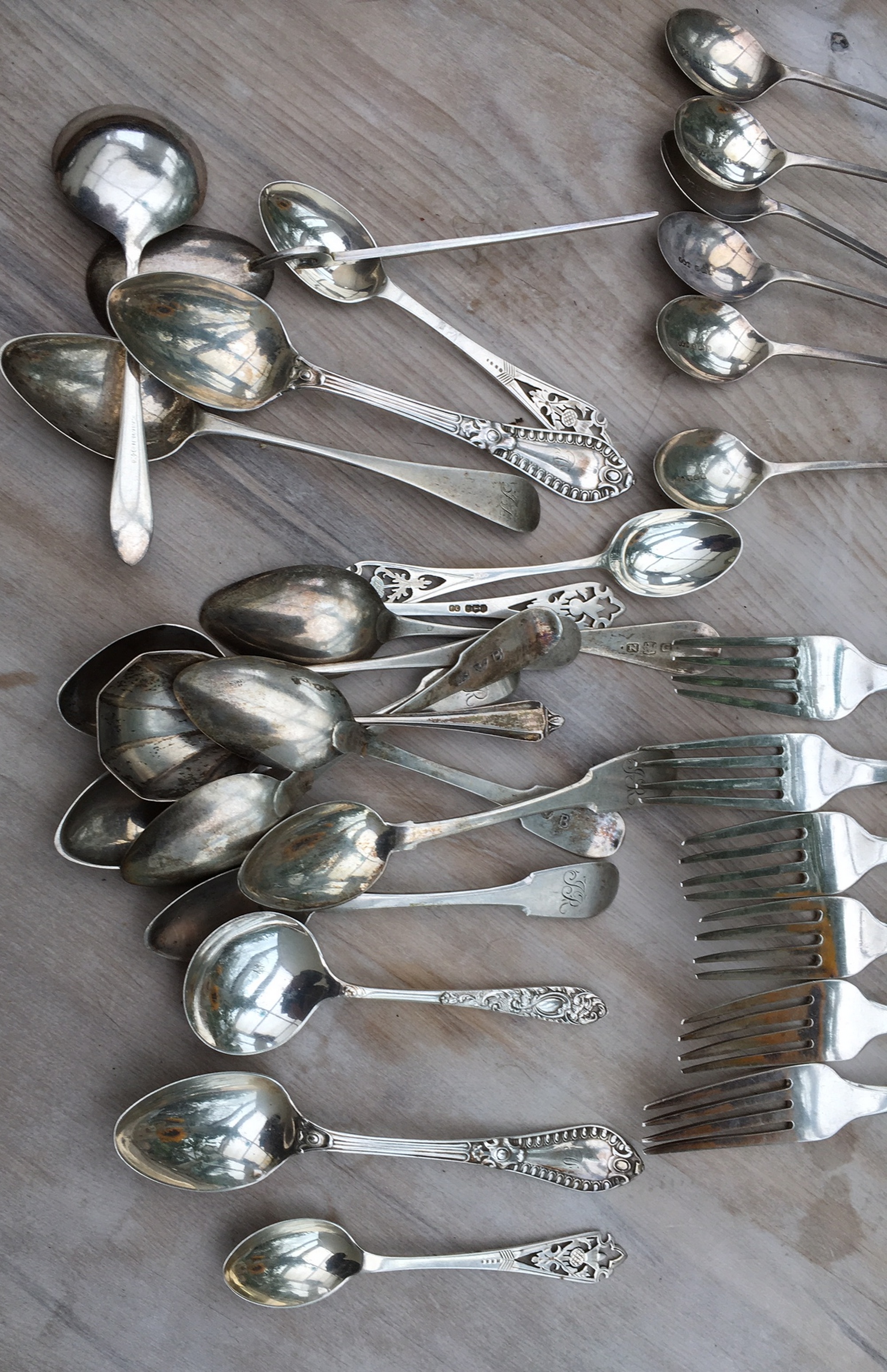 Lot of some 600 grams of Antique/Vintage Silver Spoons and White Metal Forks? - Image 13 of 16