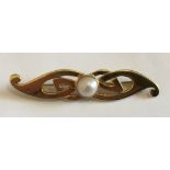 Tony Michael Holland Scottish 18 karat Gold and River Pearl Brooch - Edinburgh Hallmarks 1991.