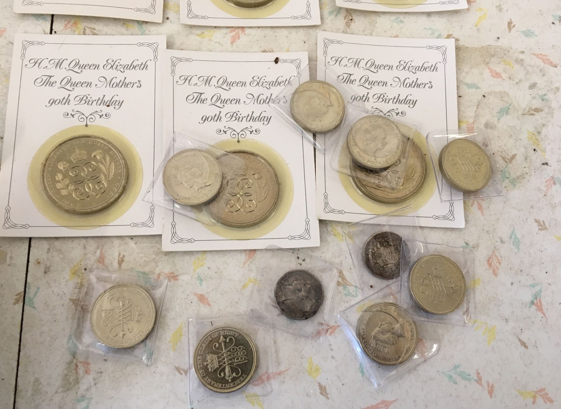 Lot of Queen Mother £5 Coins and £2 Coins etc. - Image 3 of 3