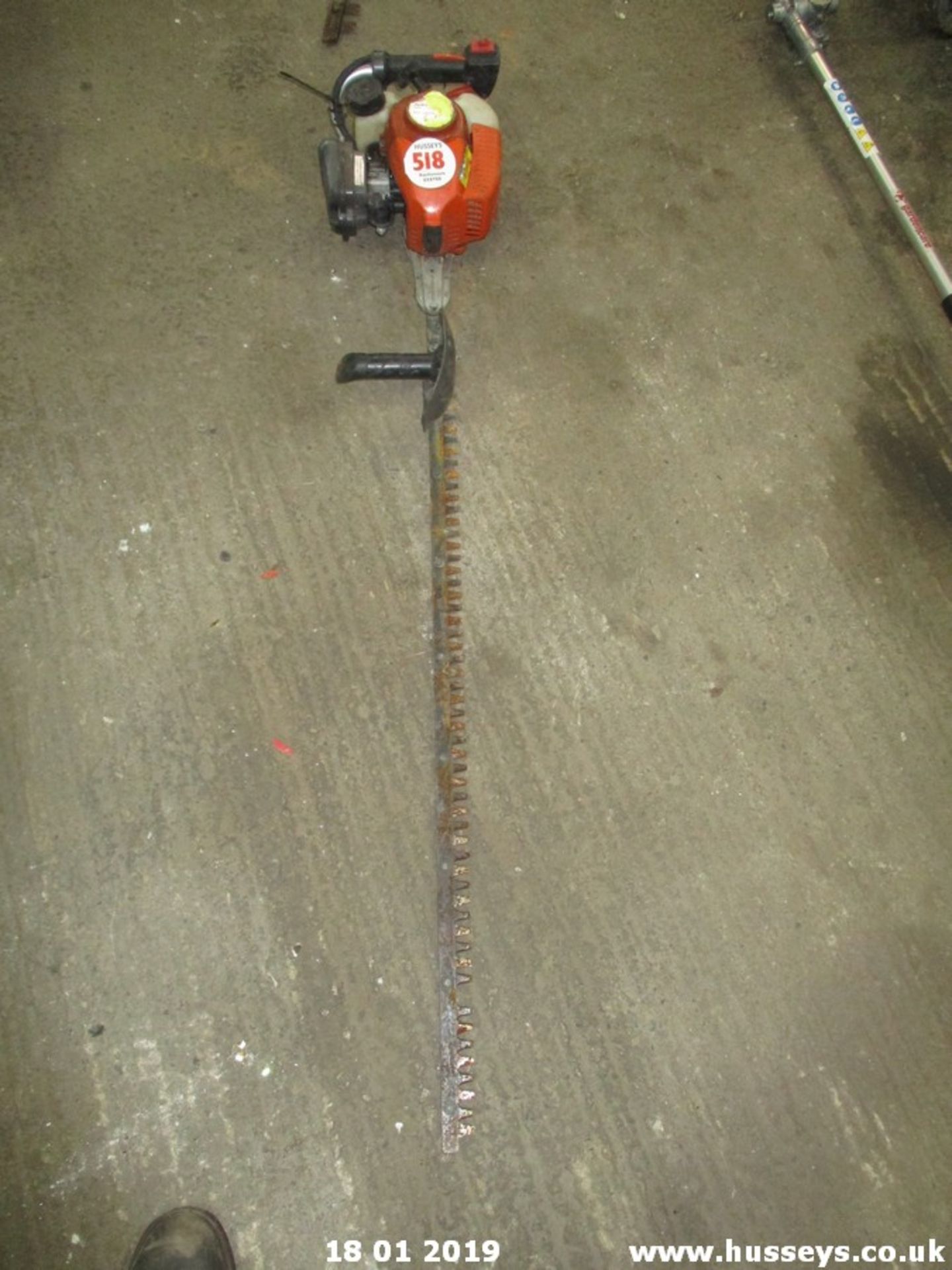 HUSQVARNA HEDGE TRIMMER