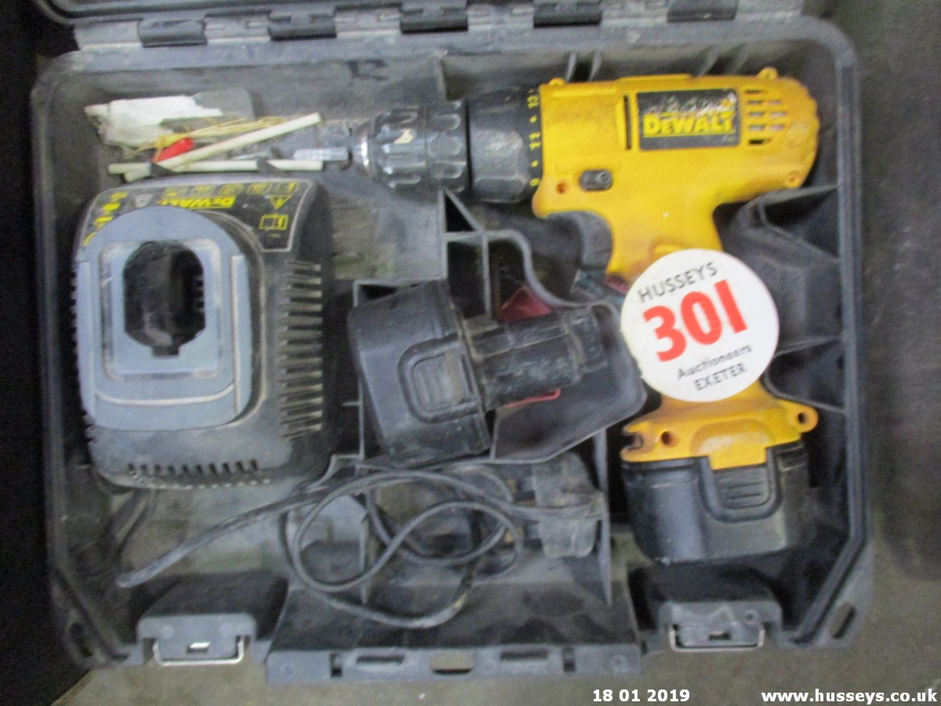 CORDLESS DEWALT DRILL