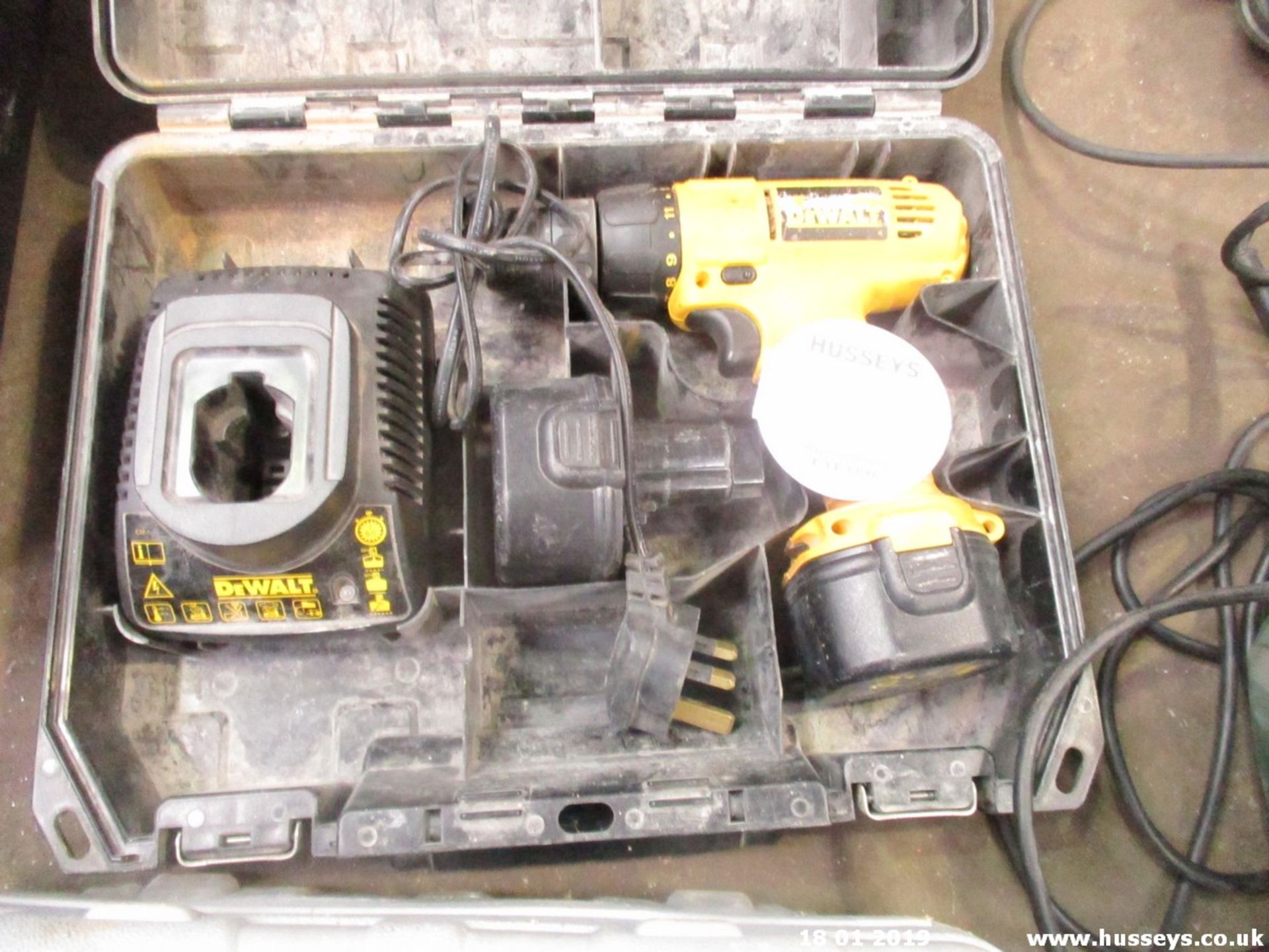 CORDLESS DEWALT DRILL