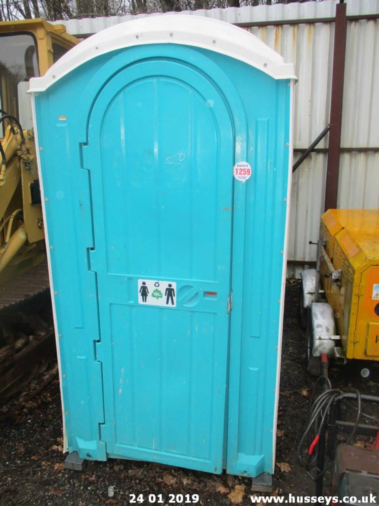 PORTABLE TOILET