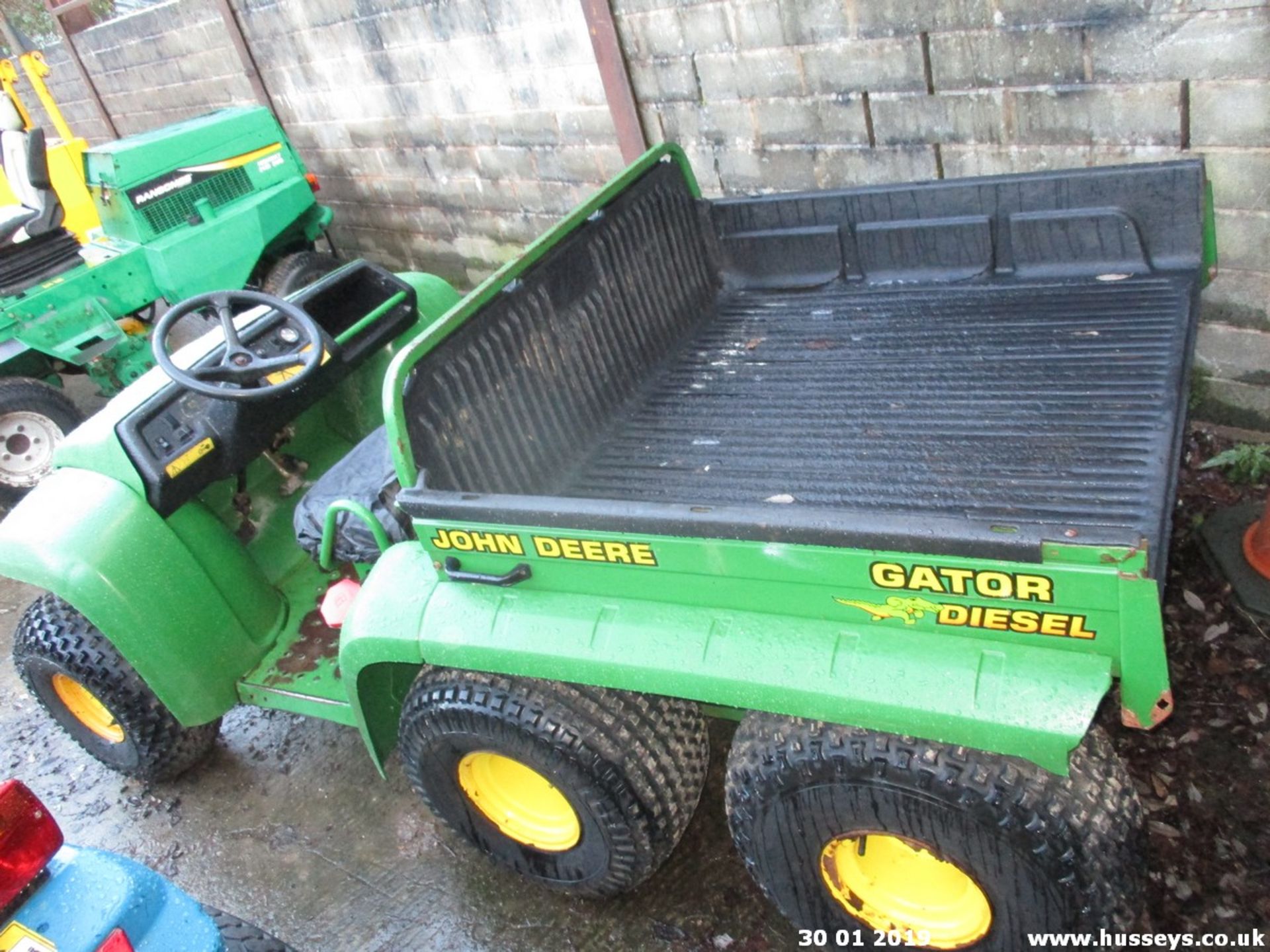 JOHN DEERE DSL GATOR RUNS & DRIVES DSL ELEC TIP - Image 3 of 3